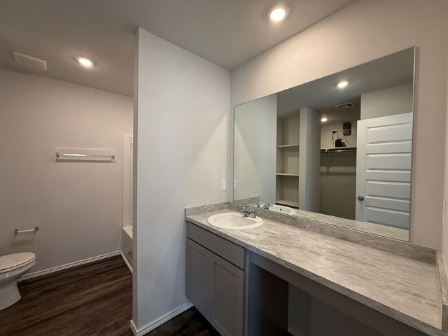 Building Photo - 9516 Gray Wolf Ln