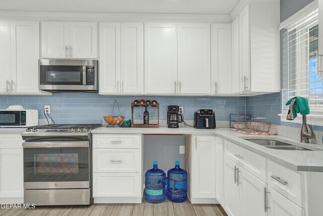 Building Photo - 1513 Fir St