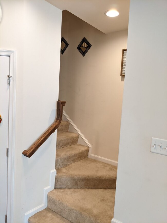Building Photo - Bottom level (two story) *END UNIT* condo ...