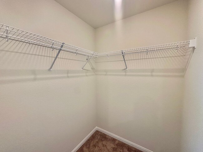 Building Photo - 5 BED 2.5 BATH NEW MANAGEMENT IN JARRELL TX!!!