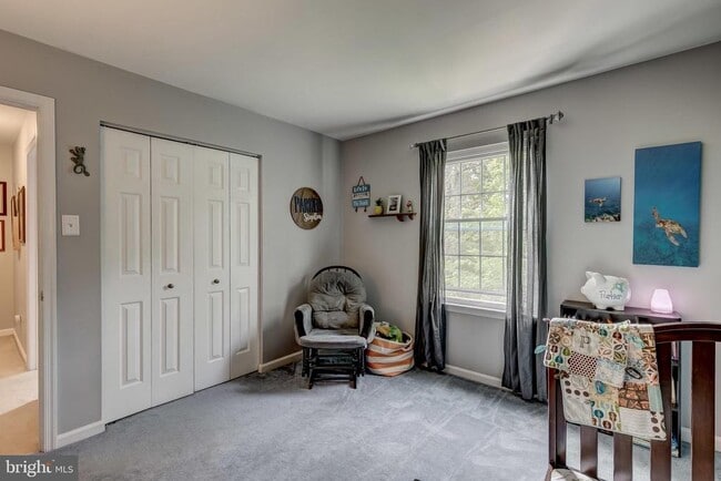 Building Photo - 583 Henderson Rd