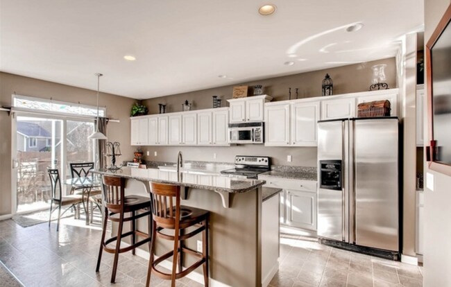 Building Photo - Beautiful 5 Bed 2.5 Bath Renton Home!