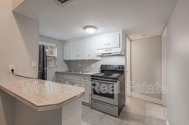 Building Photo - 26620 Primrose Ct