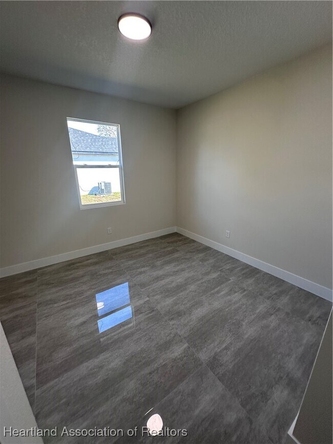 Building Photo - 619 Aston Martin Dr