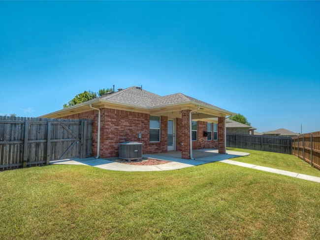 Building Photo - Cozy Home in Norman!