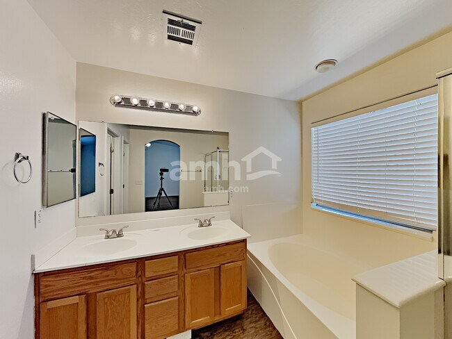 Building Photo - 10630 W Windsor Ave