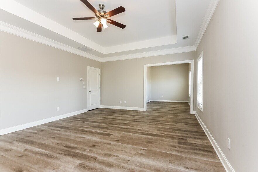 Building Photo - 4640 Settlers Grove Rd