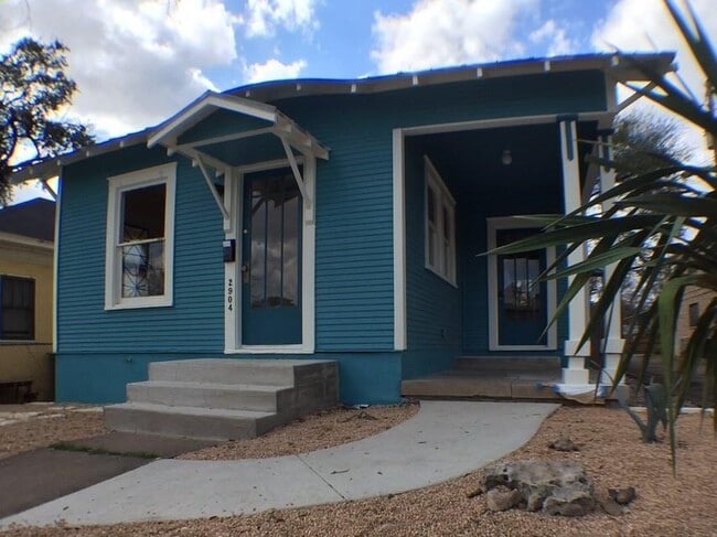 Building Photo - 2904 West Ave