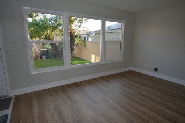 Building Photo - 4137 W 160th St