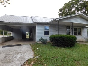 Building Photo - 1213 Broad St