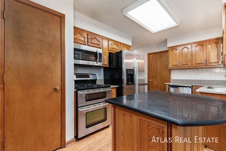 Building Photo - 7924 N Michigan Ave