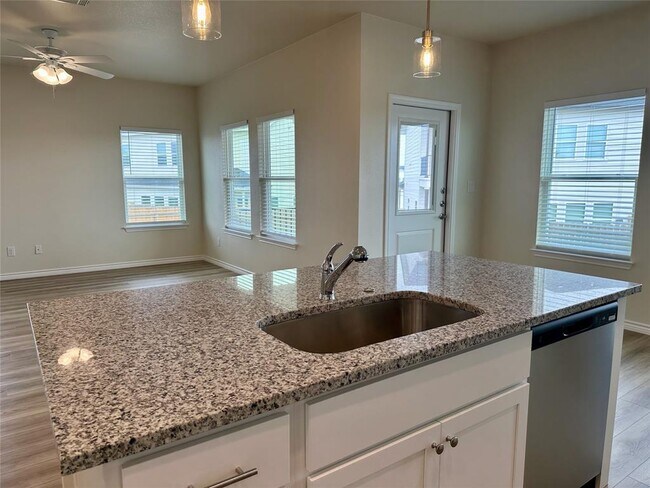 Building Photo - 515 War Admiral Dr