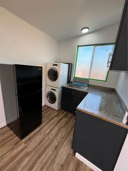 Building Photo - 268 Meadowbrook Dr