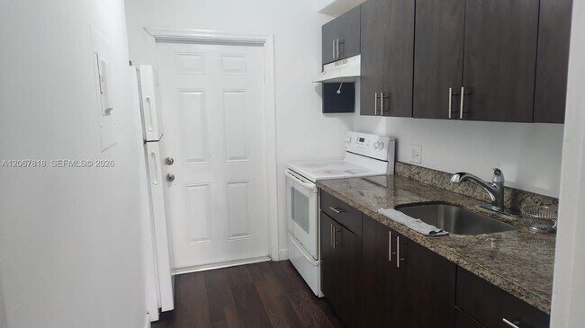 Building Photo - 428 NE 82nd St