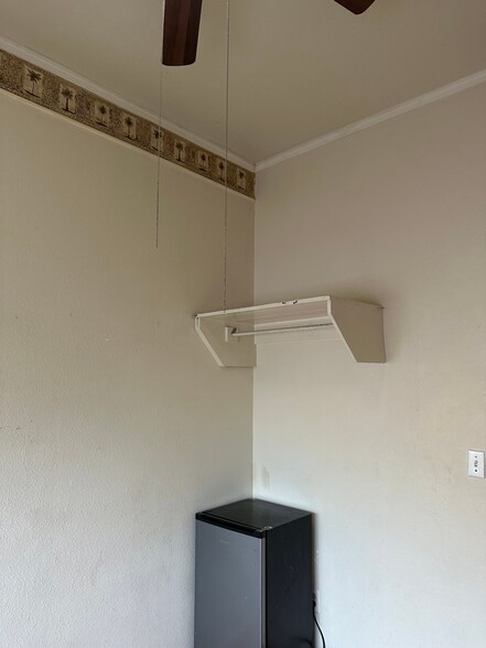 Building Photo - 1302 Kinau St