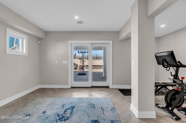 Building Photo - 3574 Ocean Terrace