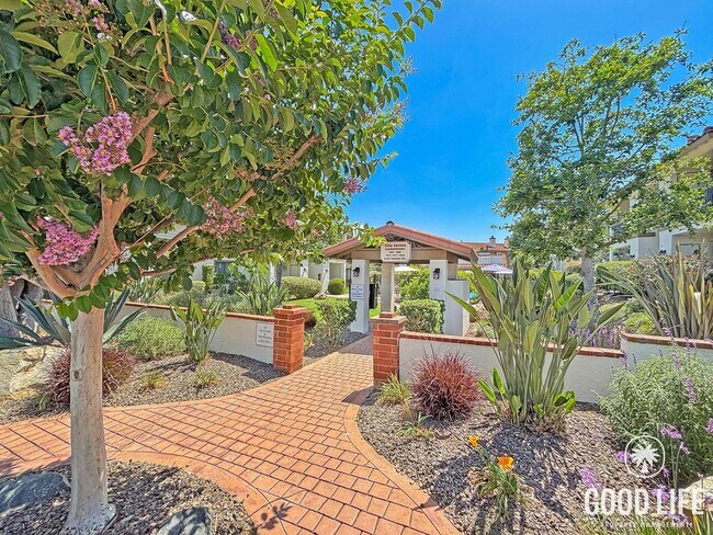 Building Photo - Elegant 2BD/1BA Condo in El Cajon with Walk-In Closet, Covered Patio & Pool