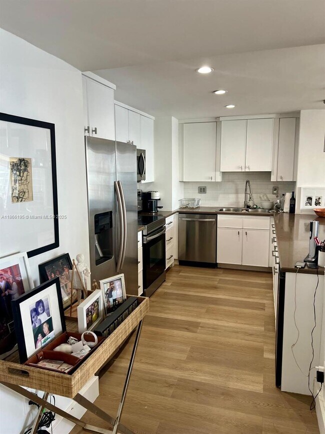 Building Photo - 11111 Biscayne Blvd