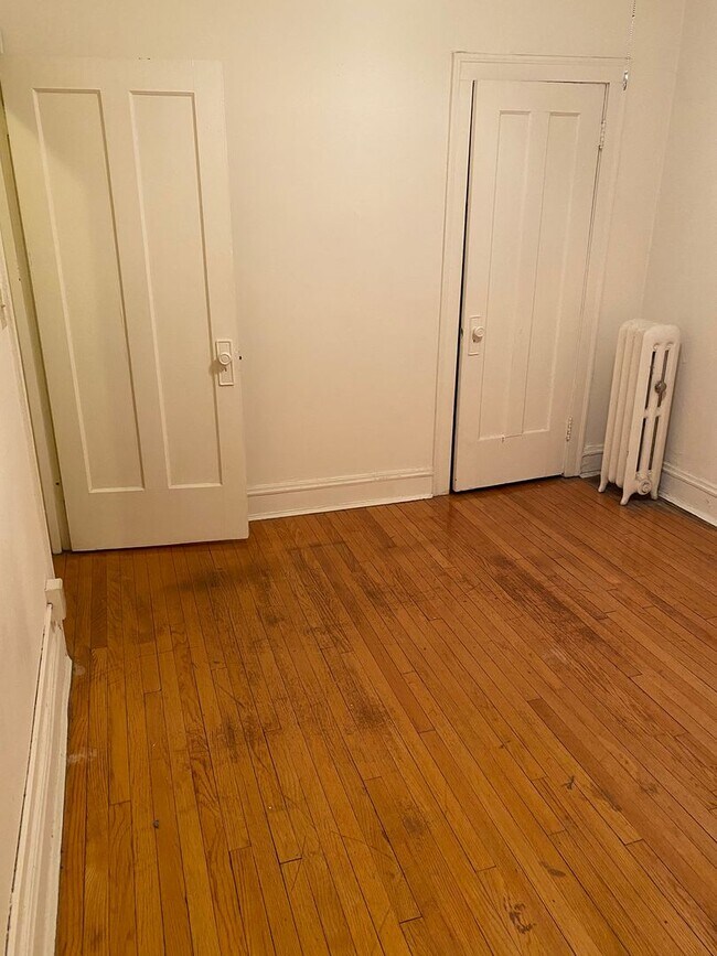 Building Photo - Spacious Lincoln Square