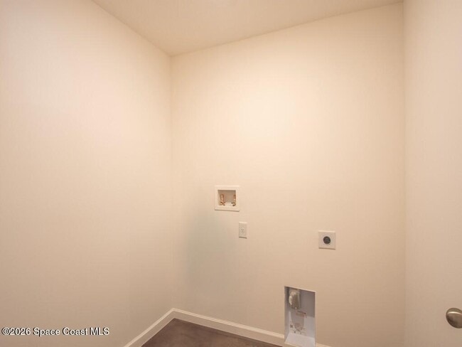 Building Photo - 301 Haines Rd SW