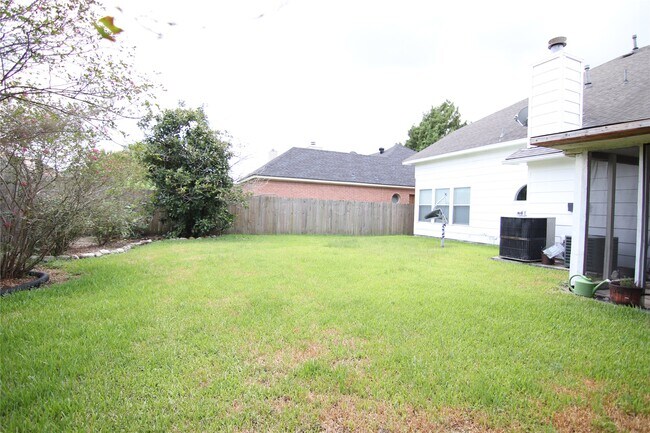 Building Photo - 3123 W Hampton Dr