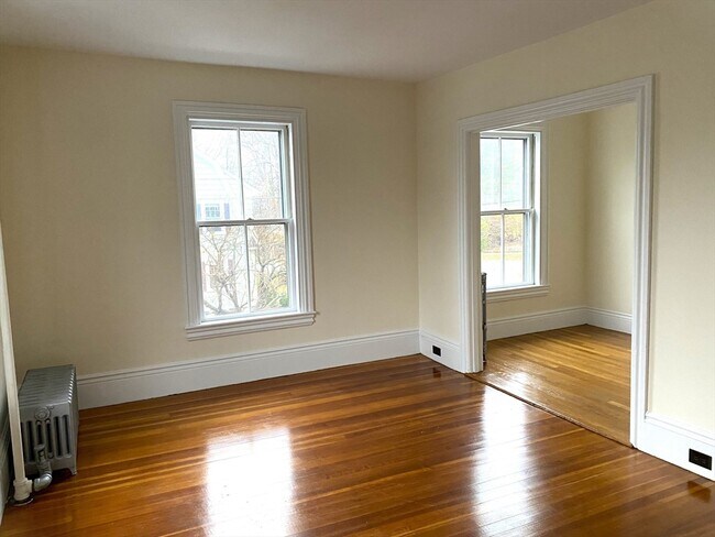 Building Photo - 17 Avon St