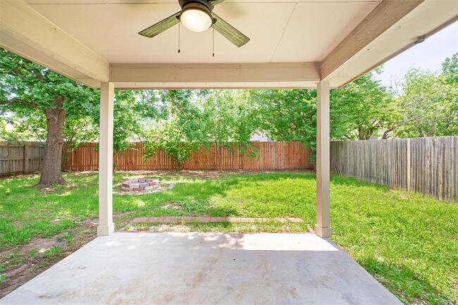 Building Photo - 2205 Romeo Dr