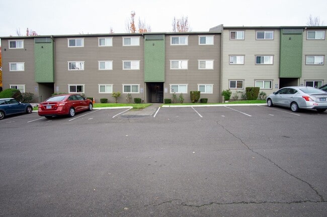 Building Photo - Spacious Ground-Floor One-Bedroom in Desir...