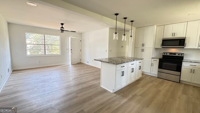 Building Photo - 723 Sheffield Rd