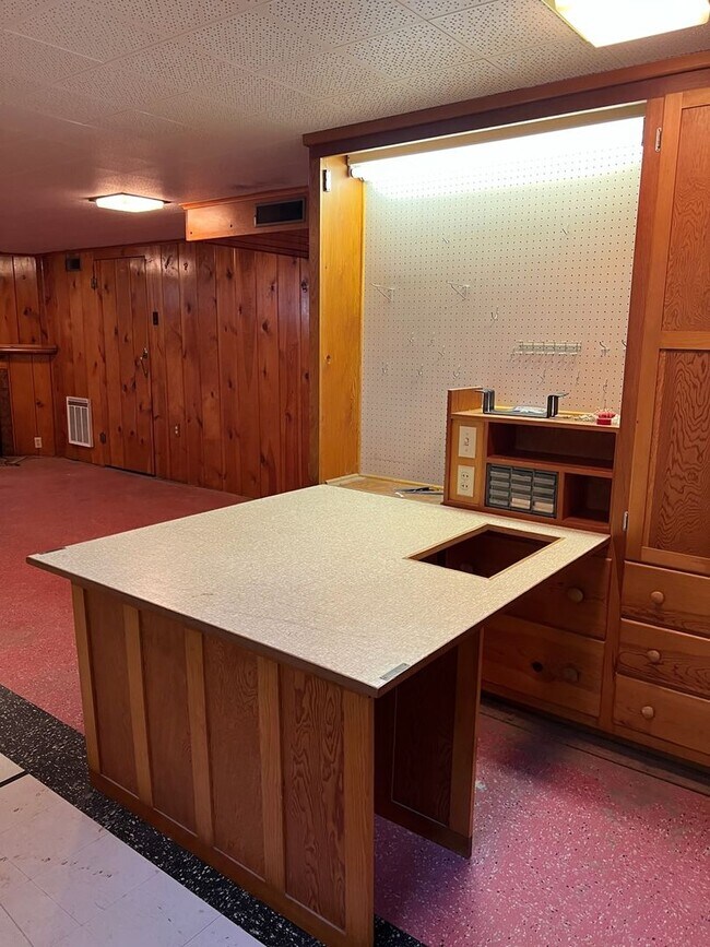 Building Photo - Located in the Historic District! 3+ beds,...