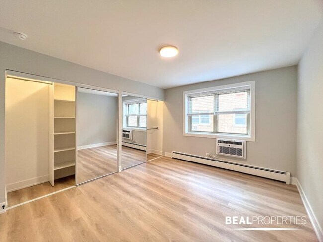 Building Photo - 1 bedroom in CHICAGO IL 60657