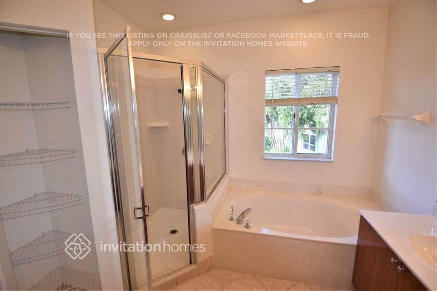 Building Photo - 8739 San Andros