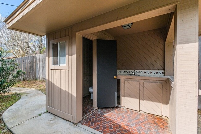 Building Photo - 12214 Cypresswood Dr