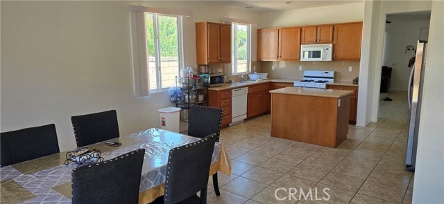 Building Photo - 27653 Almont Way