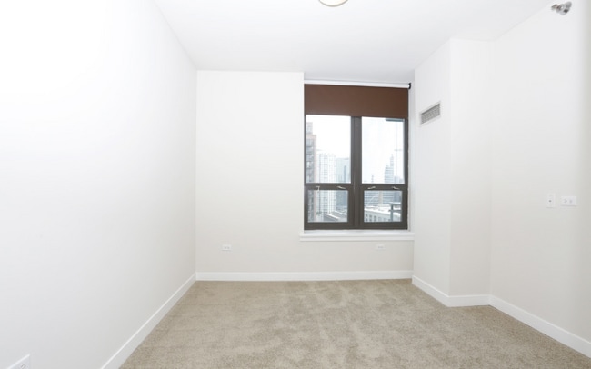 Building Photo - 648 W Wayman St