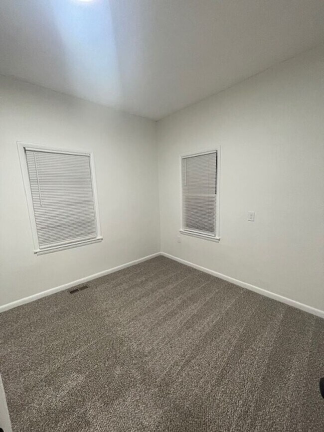 Building Photo - 718 I St NW