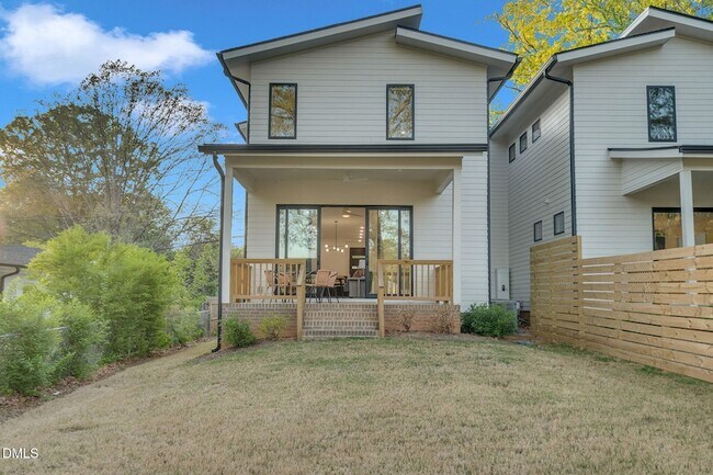 Building Photo - 810 Culpepper Ln