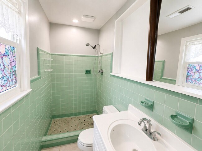 Building Photo - 1452 Birthright St