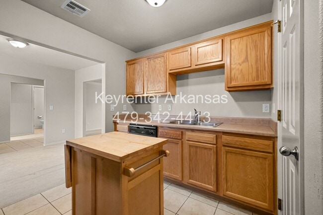 Building Photo - Great 3 Beds + 2 Baths Home with Solar Panels! Large Covered Patio!