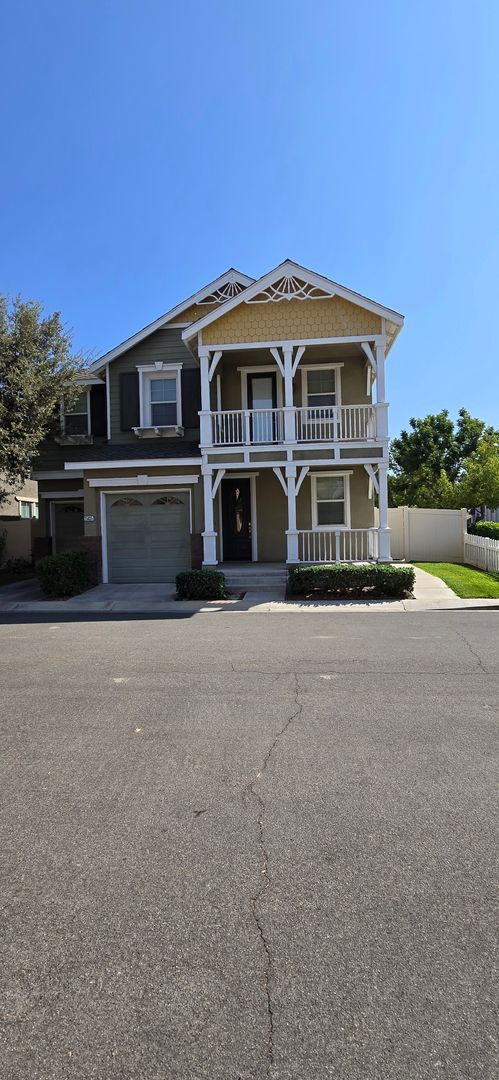 Building Photo - Loma Linda 4 Bedroom Located in Mission La...