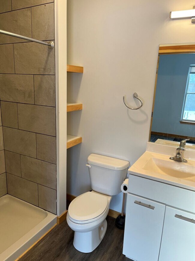 Building Photo - Studio in Richmond Village - Available NOW!