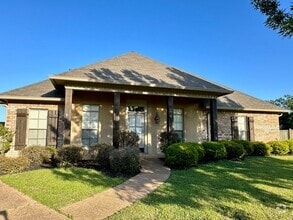 Building Photo - 151 Mason Way