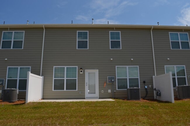 Building Photo - 7903 Iron Rd