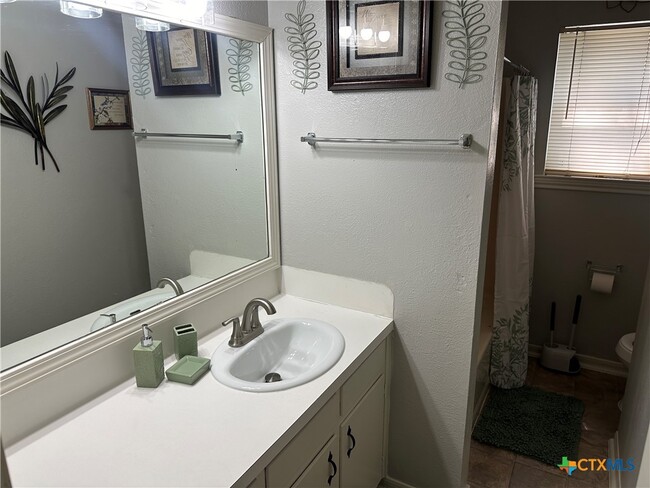Building Photo - 3006 Persimmon Dr