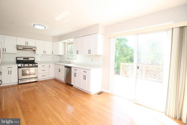 Building Photo - 10137 Treble Ct