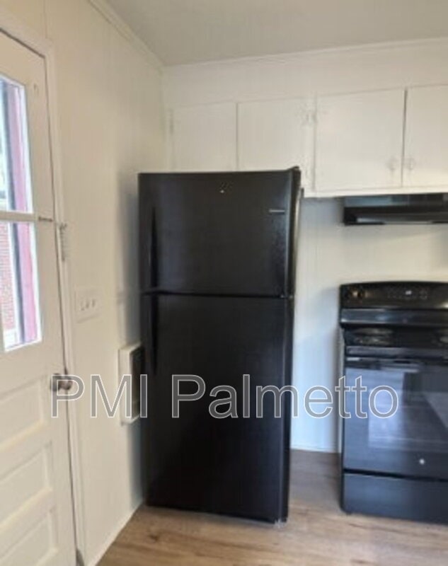 Building Photo - 1216 Chevis St