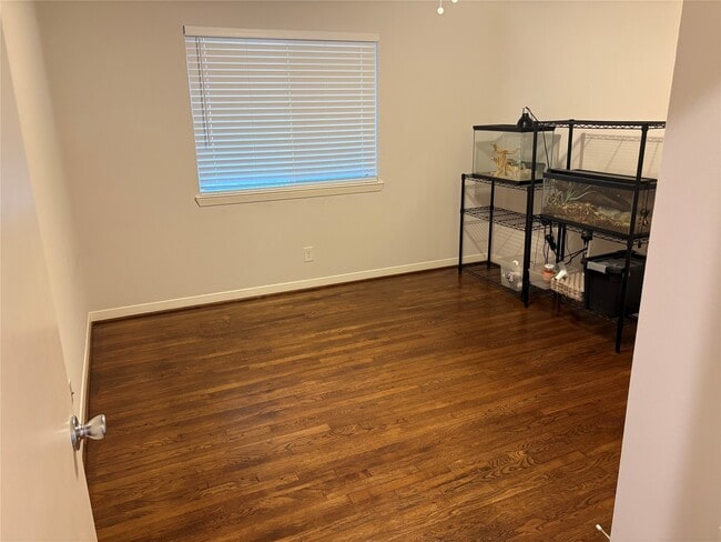 Building Photo - 9511 Bundy Ln