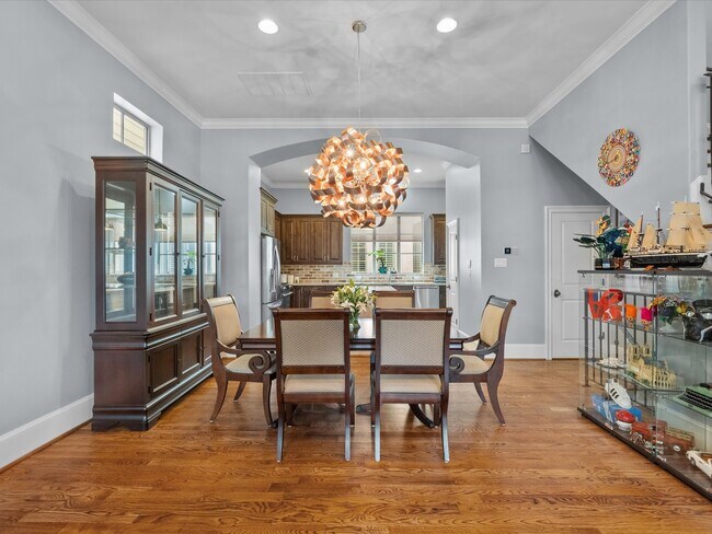 Building Photo - 1616 Rosewood St