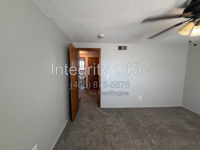 Building Photo - 2616 Elwood Dr