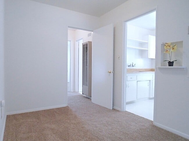 Building Photo - 3051-3053 Luna Ave